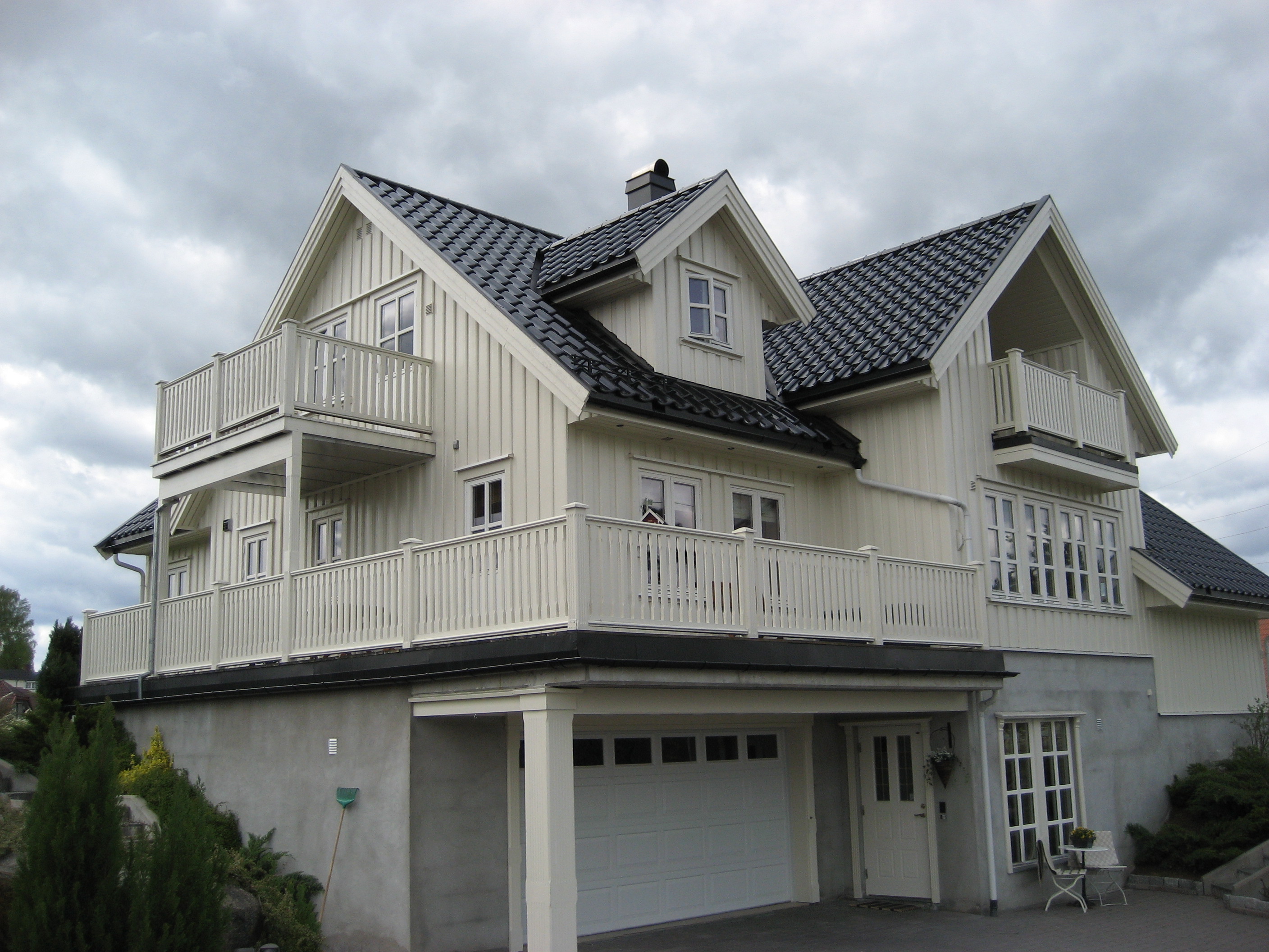 Klassisk villa med verandaer
